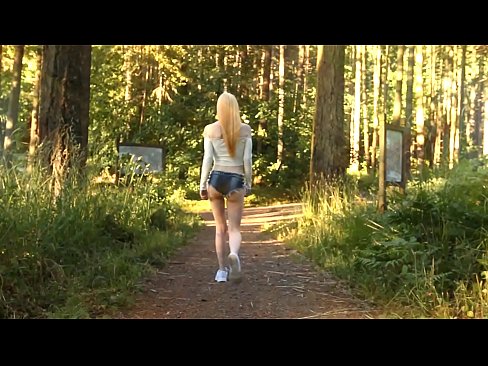 ❤️ Lijepa žena se kreće polako, ne goli video ❤️ Samo porno na bs.sexarxiv.ru ️❤